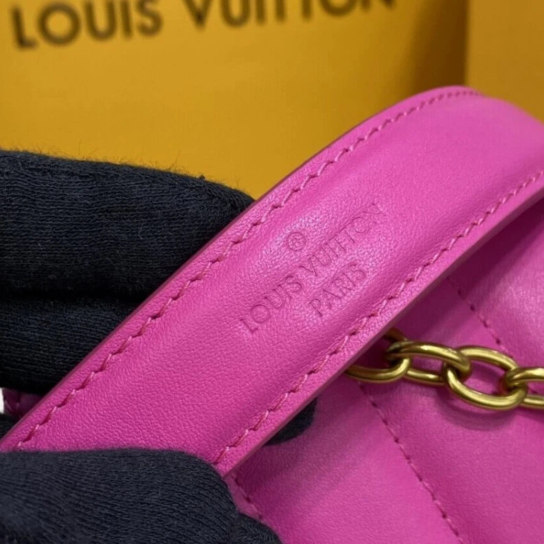 Lv belts replica Agathe Pi Louis Vuitton New Wave Chain Bag Agathe Pink