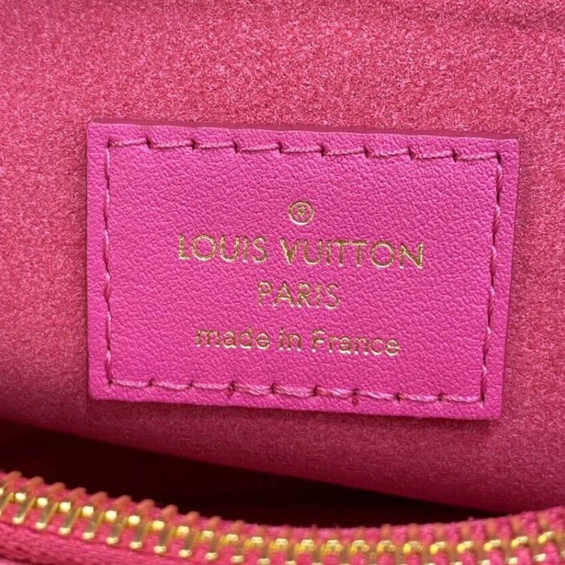 Lv belts replica Agathe Pi Louis Vuitton New Wave Chain Bag Agathe Pink