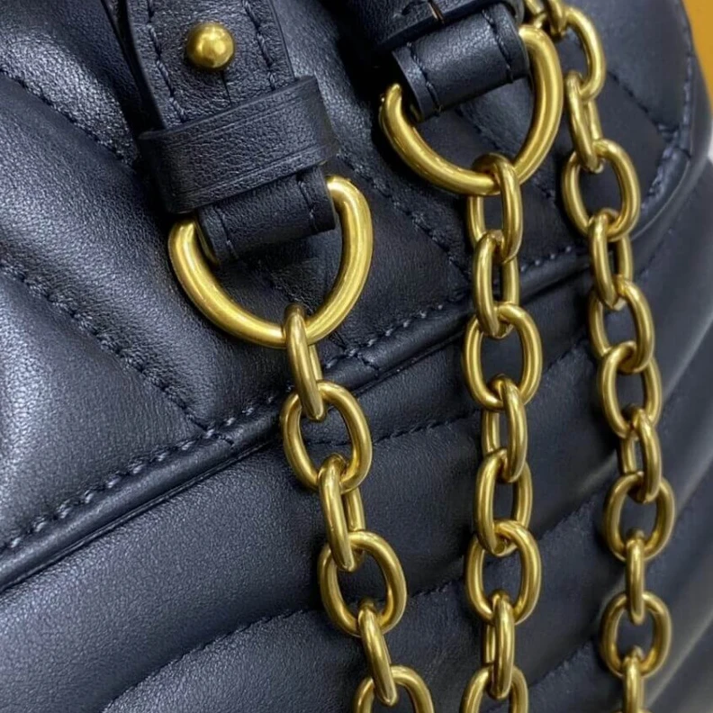 Replica bags lv The signat Louis Vuitton New Wave Chain Bag Black