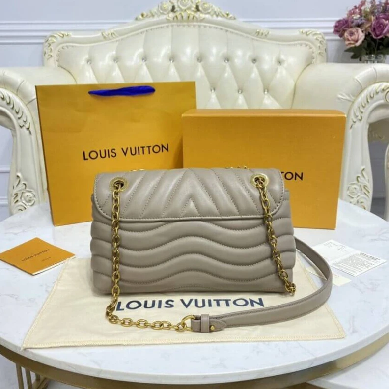 Replica bags Flat pock Louis Vuitton New Wave Chain Bag Dark Taupe