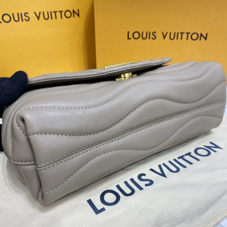 Replica bags Flat pock Louis Vuitton New Wave Chain Bag Dark Taupe
