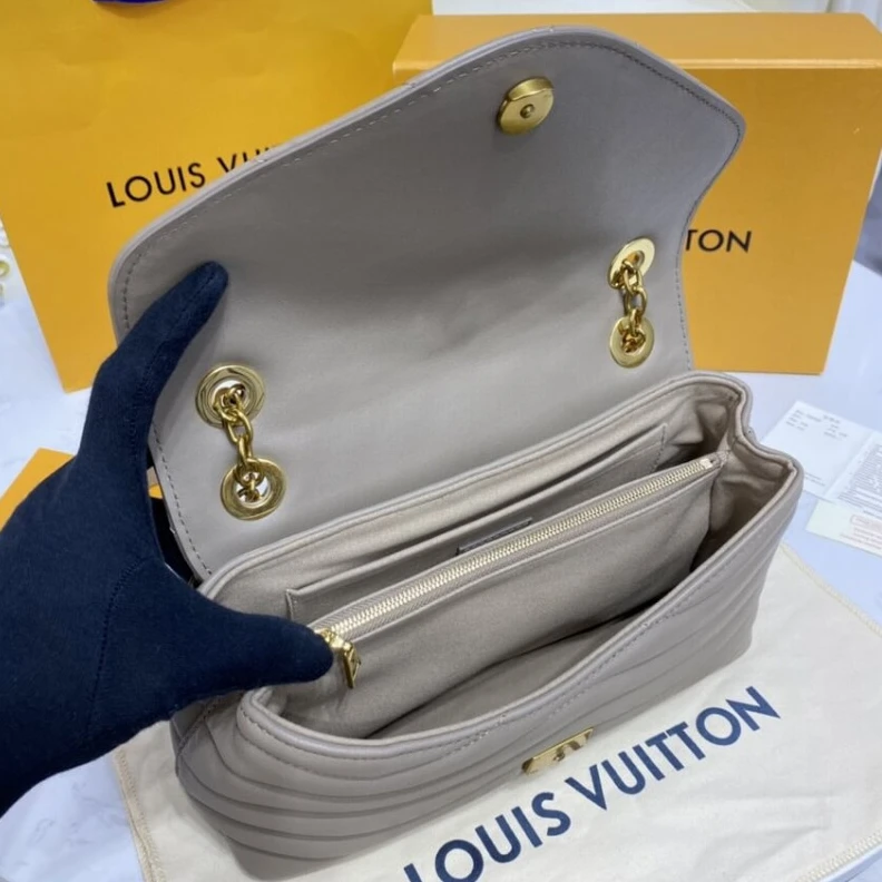 Replica bags Flat pock Louis Vuitton New Wave Chain Bag Dark Taupe