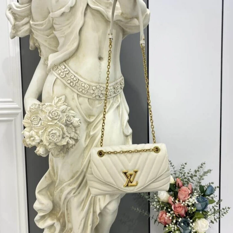 Replica bags Smooth co Louis Vuitton New Wave Chain Bag Ivory
