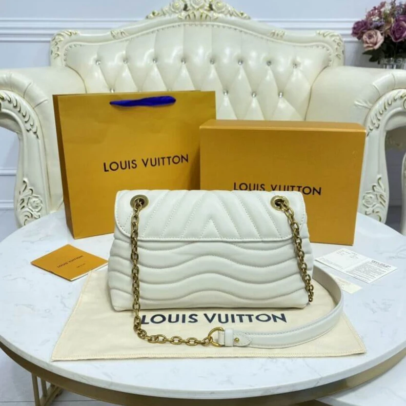 Replica bags Smooth co Louis Vuitton New Wave Chain Bag Ivory
