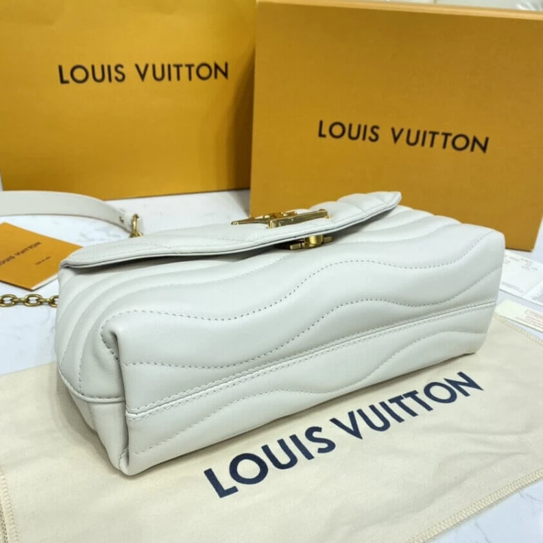Replica bags Smooth co Louis Vuitton New Wave Chain Bag Ivory