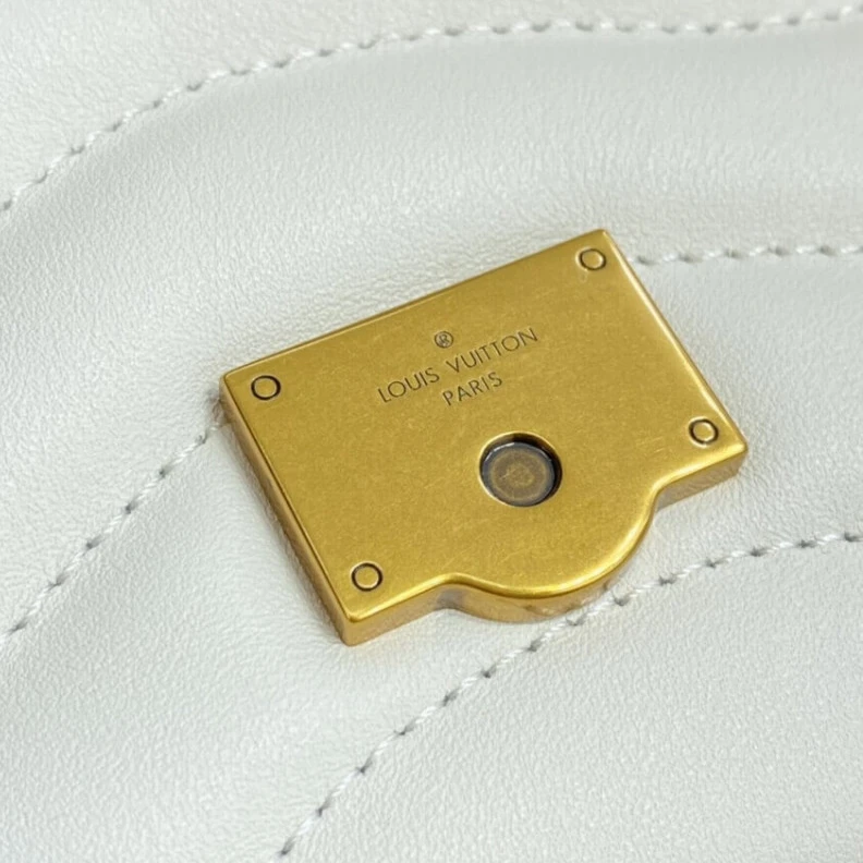 Replica bags Smooth co Louis Vuitton New Wave Chain Bag Ivory