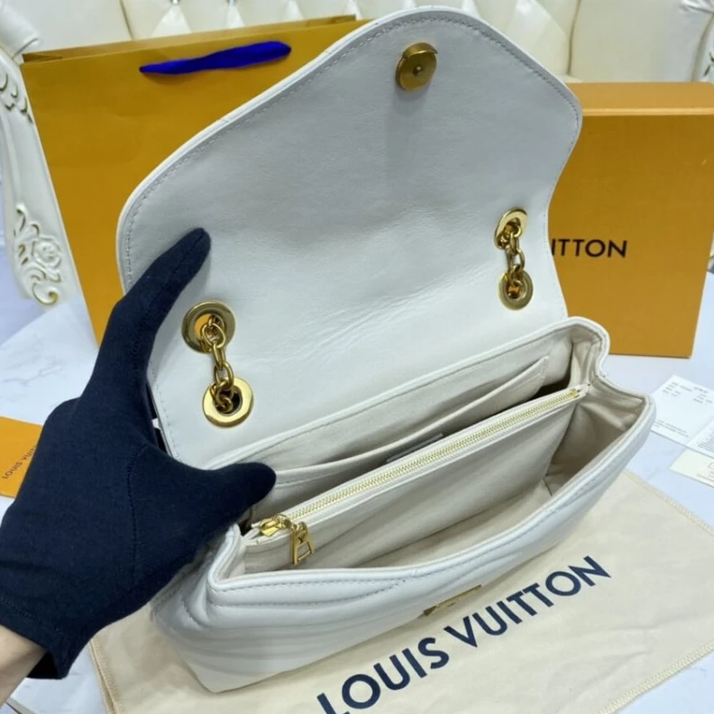 Replica bags Smooth co Louis Vuitton New Wave Chain Bag Ivory