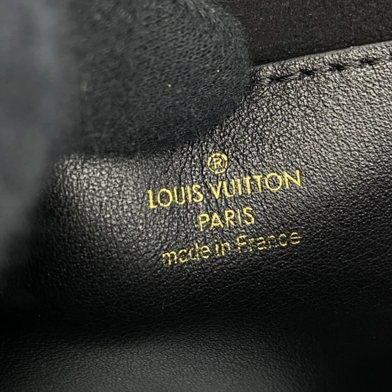 Mythick.ru Chain:Rem Louis Vuitton New Wave Multi-Pochette Black