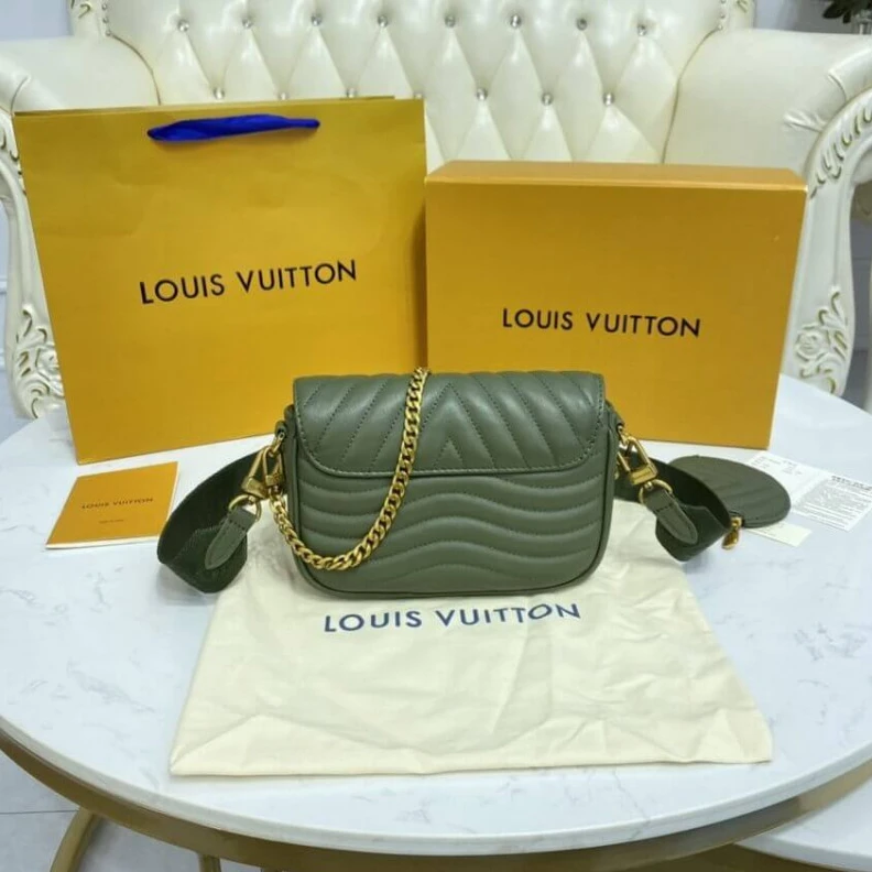 Mythick ru Vintage g Louis Vuitton New Wave Multi-Pochette Khaki
