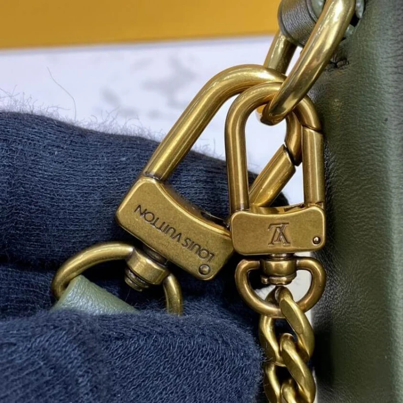 Mythick ru Vintage g Louis Vuitton New Wave Multi-Pochette Khaki