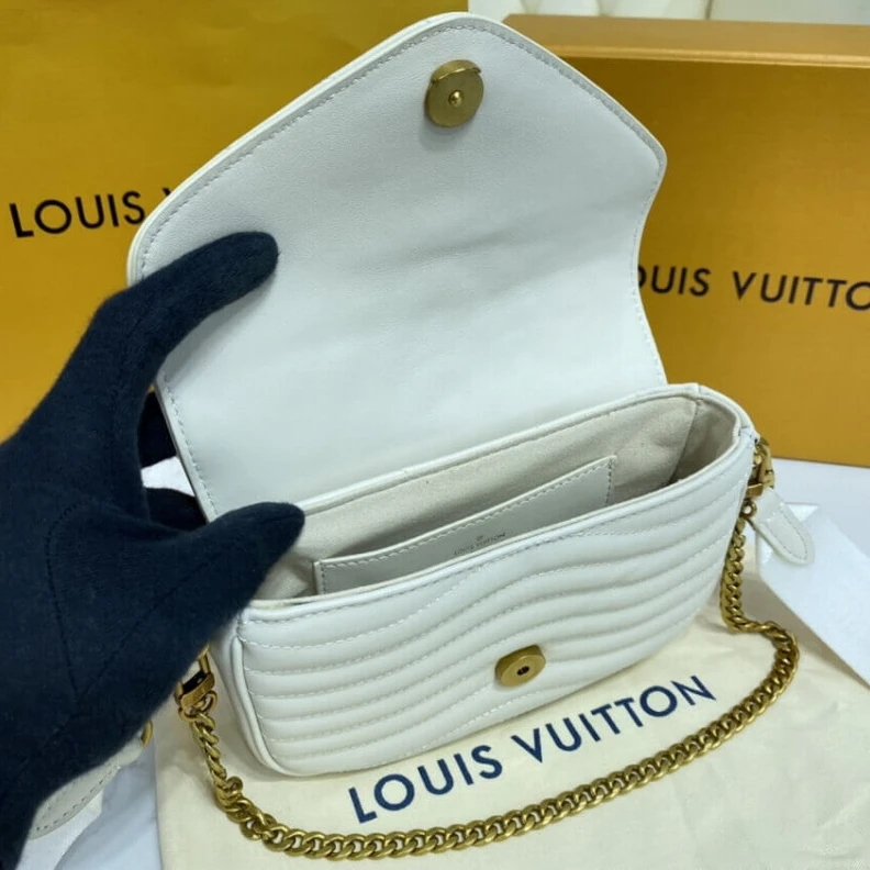 Top lv Smooth ca Louis Vuitton New Wave Multi-Pochette White
