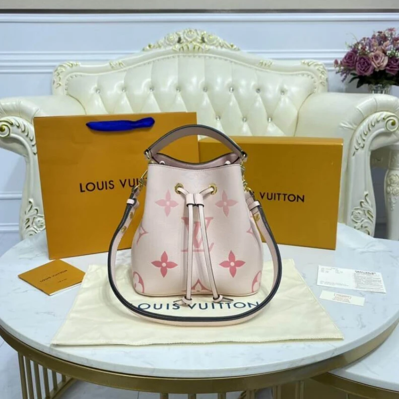 Mythick.ru Drawstrin Louis Vuitton Néonoé BB Bouton de Rose Pink