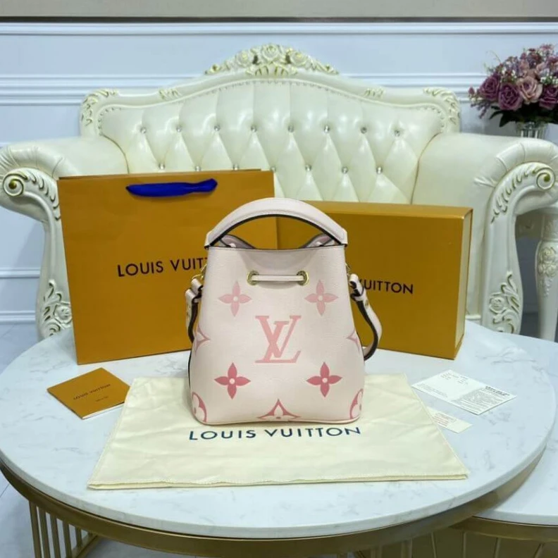 Mythick.ru Drawstrin Louis Vuitton Néonoé BB Bouton de Rose Pink