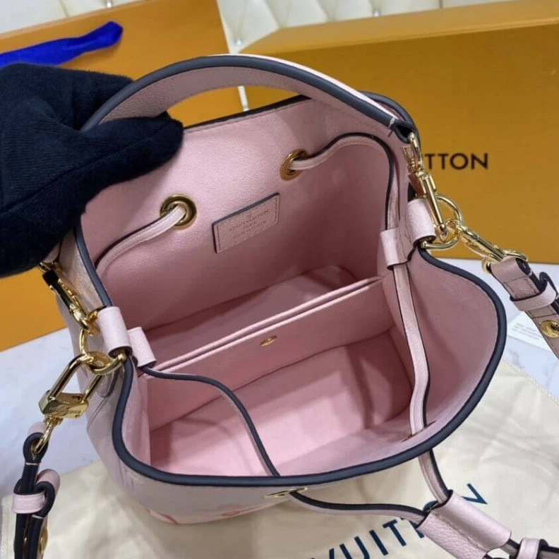 Mythick.ru Drawstrin Louis Vuitton Néonoé BB Bouton de Rose Pink