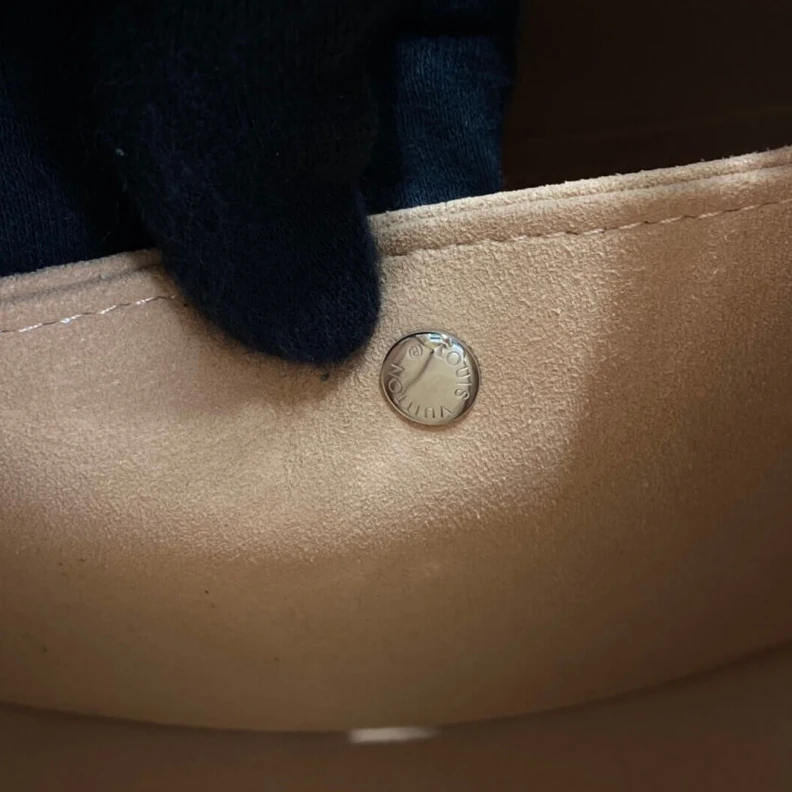 Mythick Strap: Re Louis Vuitton Néonoé BB Quartz White