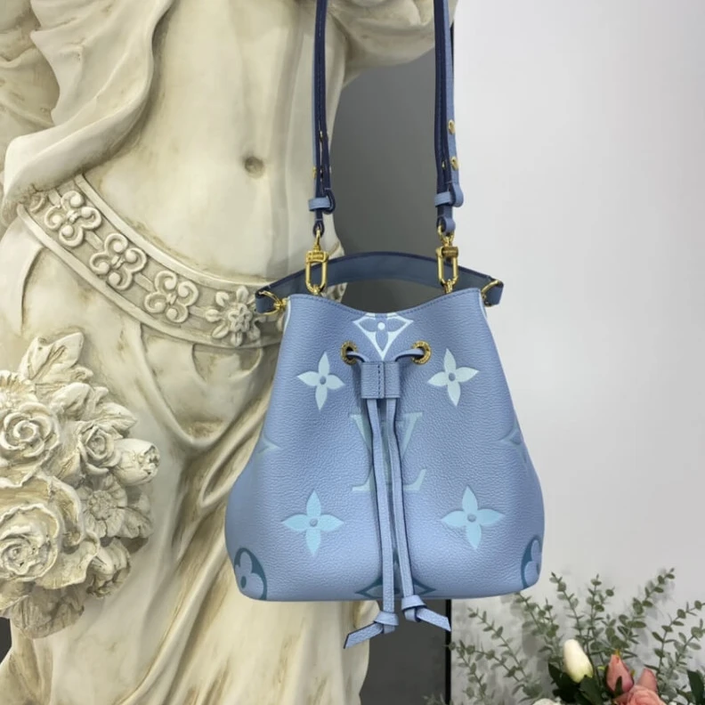 Replica bags lv Made from Louis Vuitton Néonoé BB