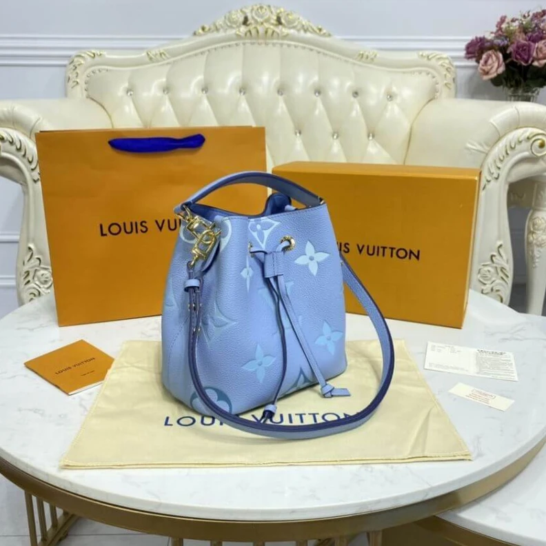 Replica bags lv Made from Louis Vuitton Néonoé BB
