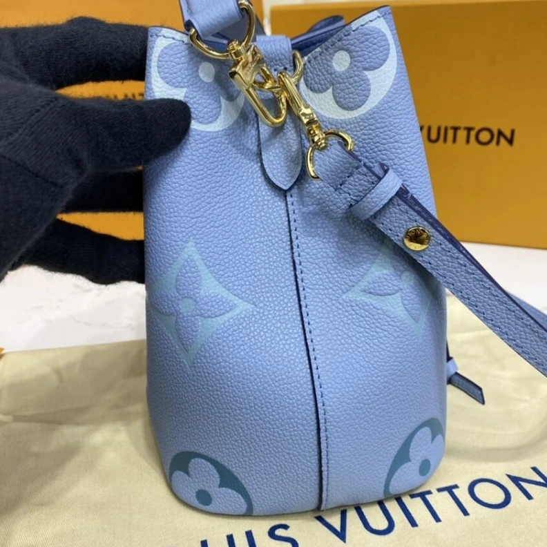 Replica bags lv Made from Louis Vuitton Néonoé BB