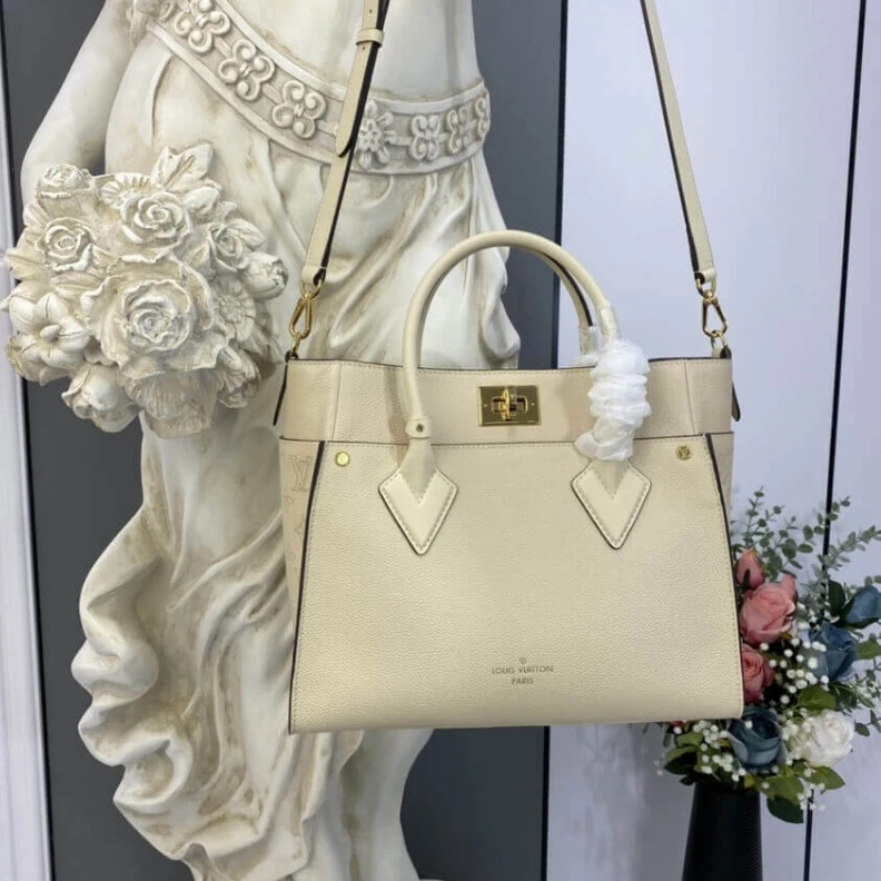 Top lv The perfec Louis Vuitton On My Side Greige Beige