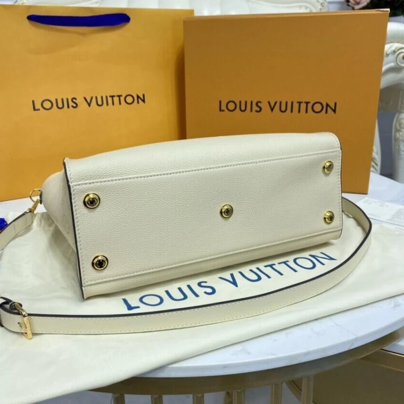 Top lv The perfec Louis Vuitton On My Side Greige Beige