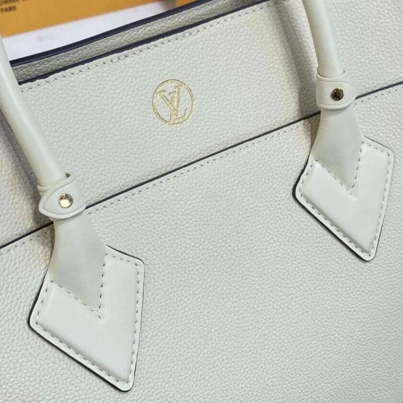 Top lv The perfec Louis Vuitton On My Side Greige Beige