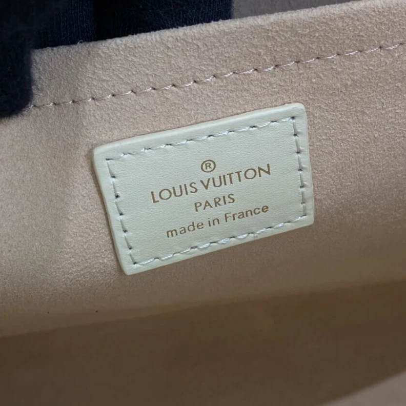 Top lv The perfec Louis Vuitton On My Side Greige Beige