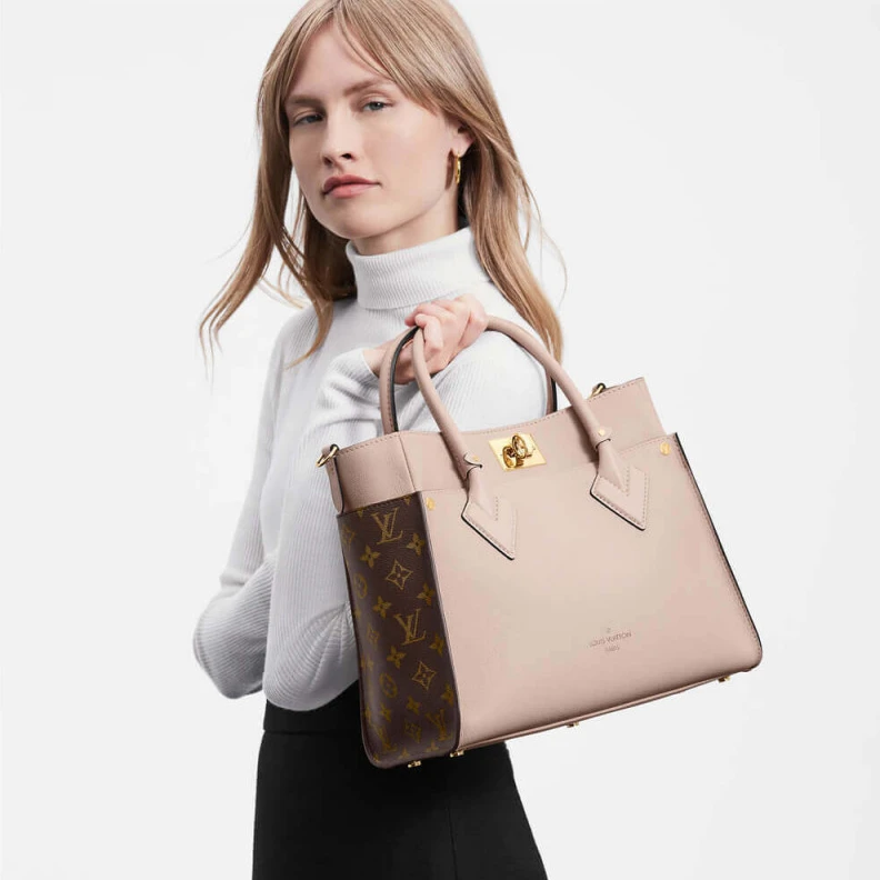 Replica bags lv Closure s Louis Vuitton On My Side MM Greige