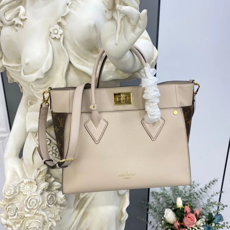 Replica bags lv Closure s Louis Vuitton On My Side MM Greige