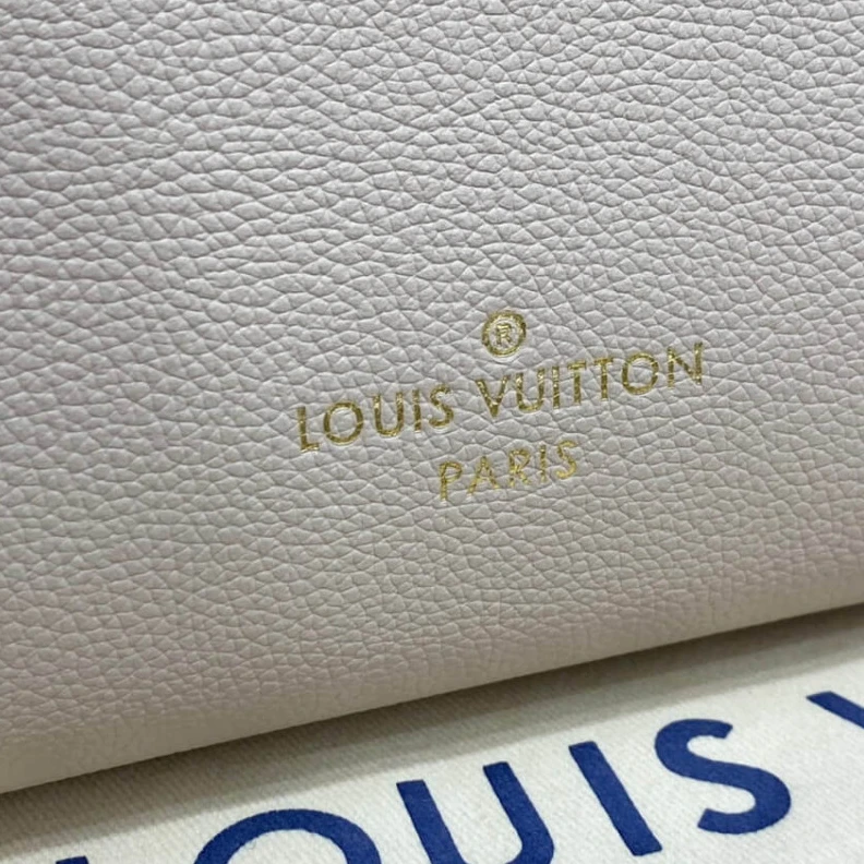 Replica bags lv Closure s Louis Vuitton On My Side MM Greige