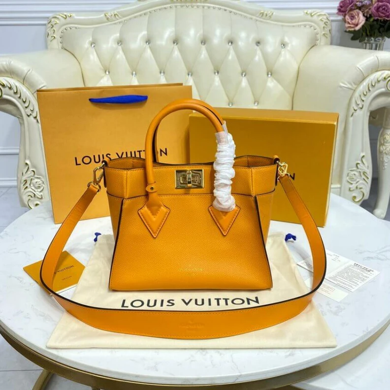 Mythick.ru Flat pock Louis Vuitton On My Side PM  Orange