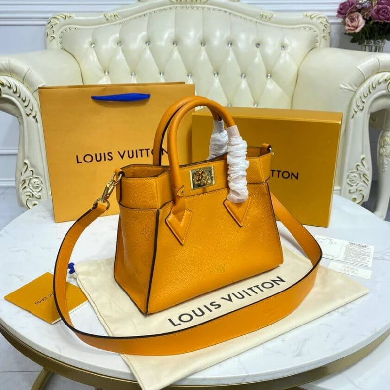 Mythick.ru Flat pock Louis Vuitton On My Side PM  Orange