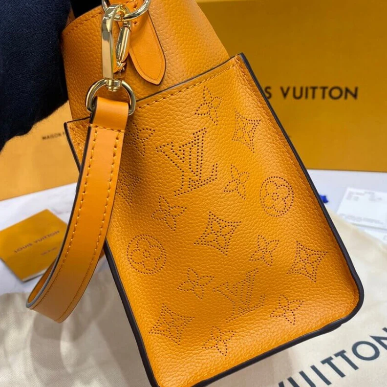 Mythick.ru Flat pock Louis Vuitton On My Side PM  Orange