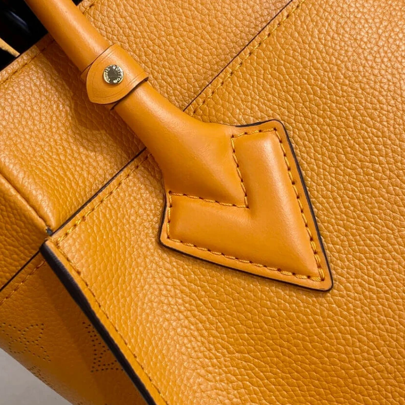 Mythick.ru Flat pock Louis Vuitton On My Side PM  Orange