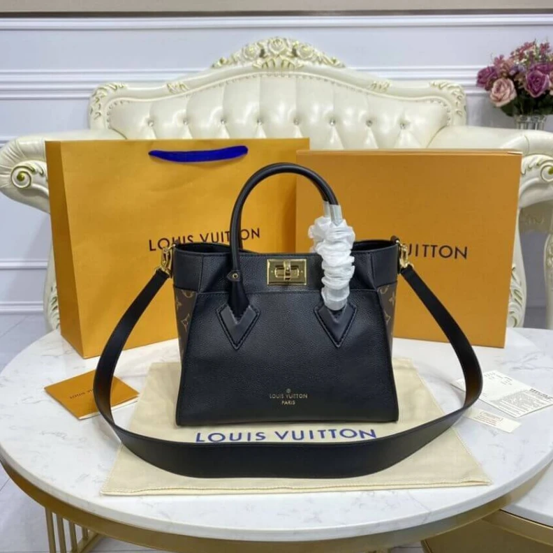 Mythick Cowhidele Louis Vuitton On My Side PM Black