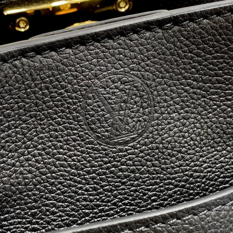 Mythick Cowhidele Louis Vuitton On My Side PM Black