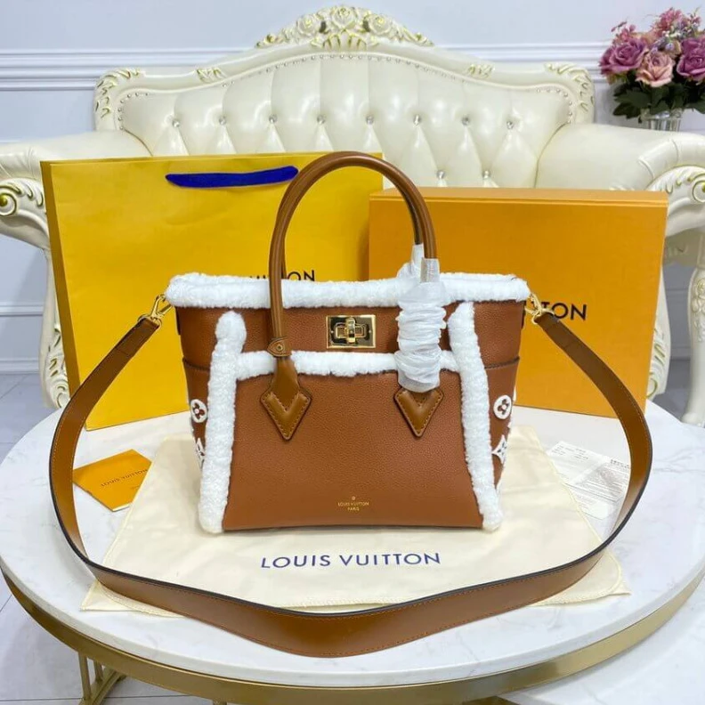 Replica bag Closure s Louis Vuitton On My Side PM Caramel
