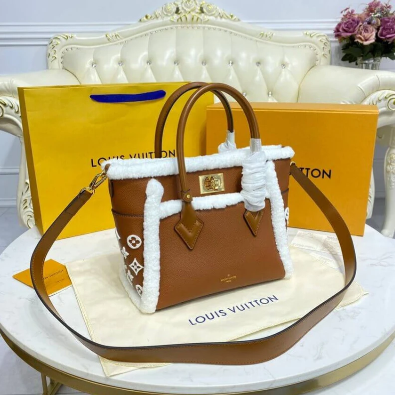 Replica bag Closure s Louis Vuitton On My Side PM Caramel