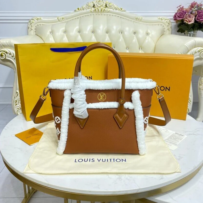 Replica bag Closure s Louis Vuitton On My Side PM Caramel