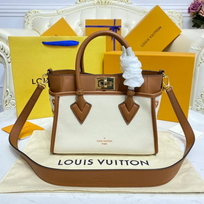 Mythick Flat pock Louis Vuitton On My Side PM