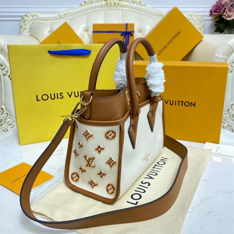 Mythick Flat pock Louis Vuitton On My Side PM