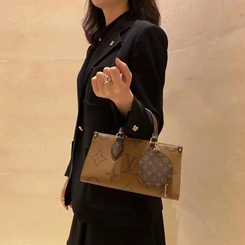 Replica bags lv Large zip Louis Vuitton OnTheGo East West