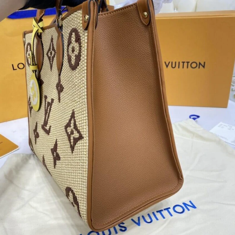 Replica bags 2 inside Louis Vuitton OnTheGo MM Tan