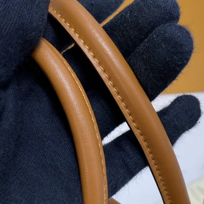 Replica bags 2 inside Louis Vuitton OnTheGo MM Tan