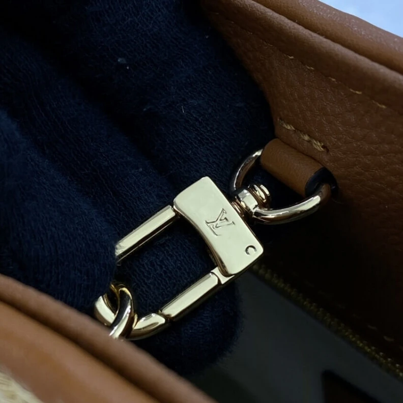Replica bags 2 inside Louis Vuitton OnTheGo MM Tan