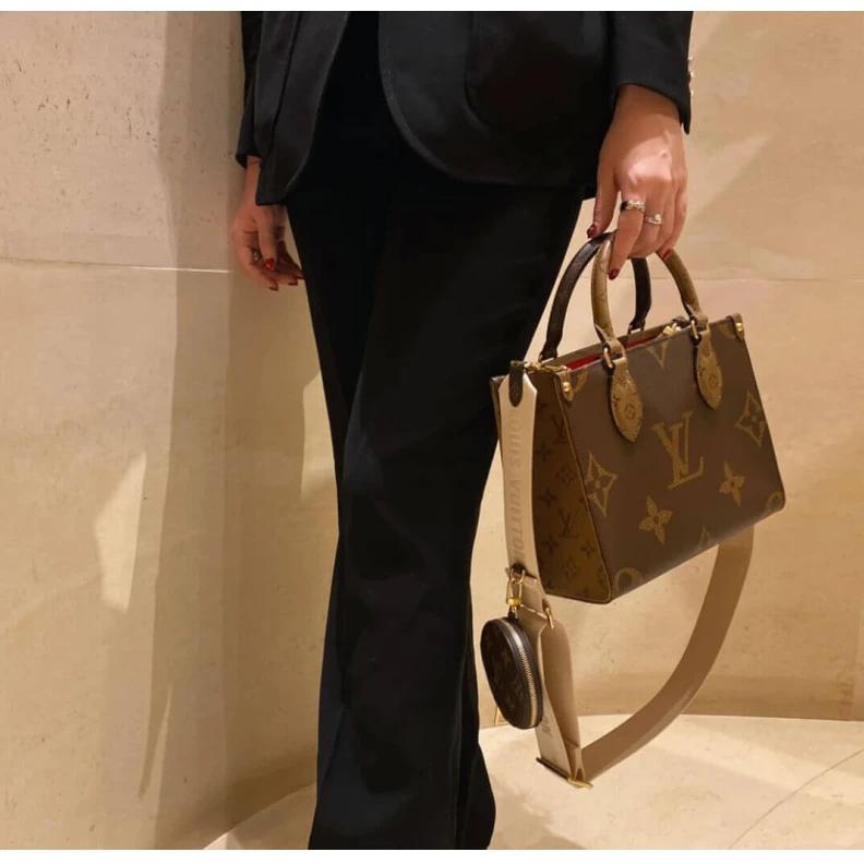 Replica bags lv Handle:Do Louis Vuitton OnTheGo PM