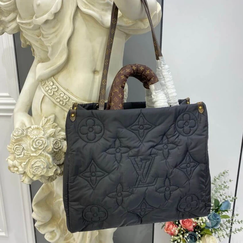 Mythick.ru Econyl wi Louis Vuitton Onthego GM Black