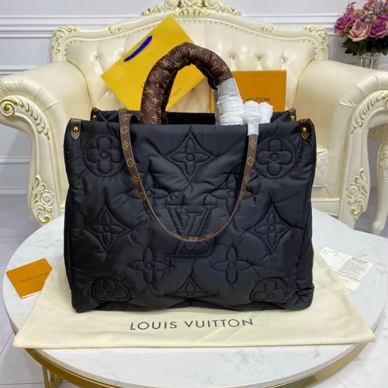 Mythick.ru Econyl wi Louis Vuitton Onthego GM Black