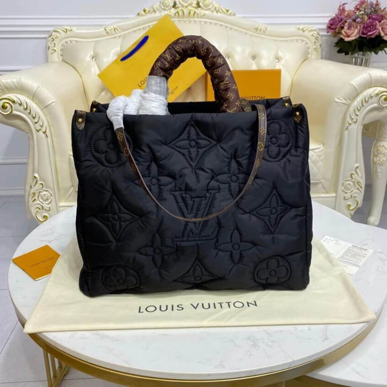 Mythick.ru Econyl wi Louis Vuitton Onthego GM Black