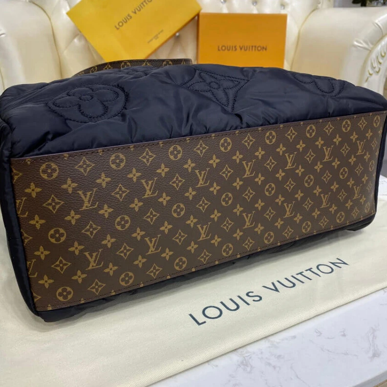 Mythick.ru Econyl wi Louis Vuitton Onthego GM Black