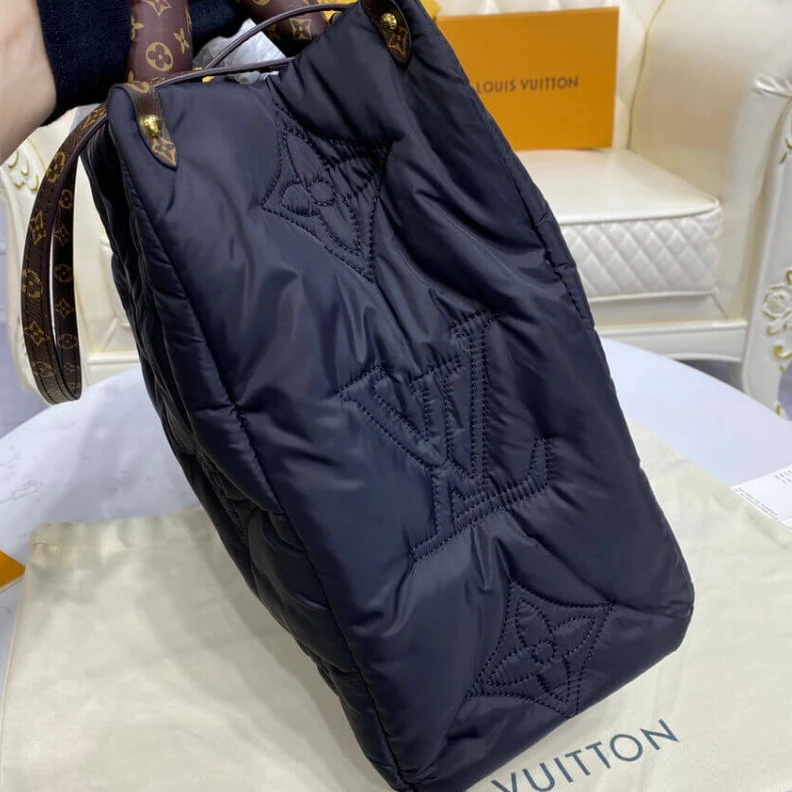 Mythick.ru Econyl wi Louis Vuitton Onthego GM Black
